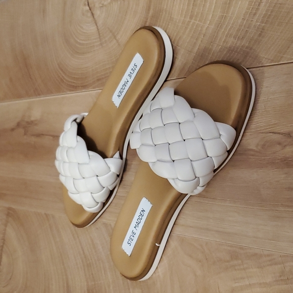 Steve Madden Paisley Creamy White Sandals - Size 8 - Brand New - Picture 4 of 7